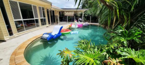 Gold Coast 6 BR House with Pool
